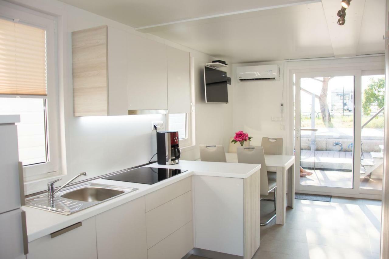 Floating House - Marina Relax Villa ปอร์โตรอซ ภายนอก รูปภาพ