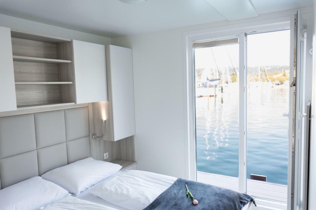Floating House - Marina Relax Villa ปอร์โตรอซ ภายนอก รูปภาพ