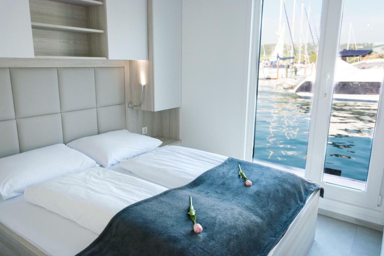 Floating House - Marina Relax Villa ปอร์โตรอซ ภายนอก รูปภาพ
